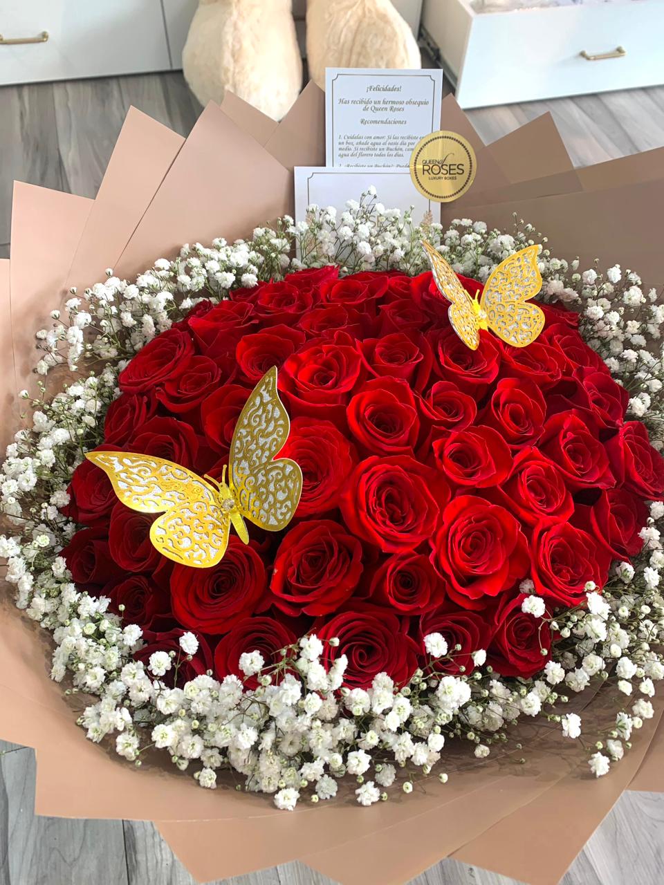 Buchón de 50 rosas rojas